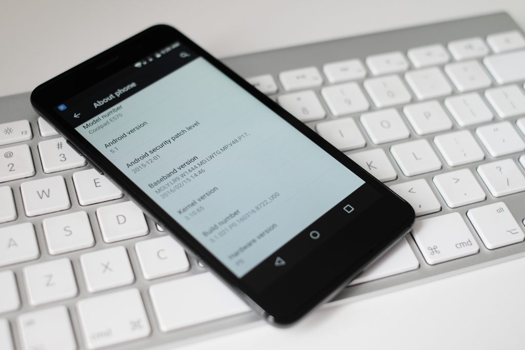 Coolpad Porto S - text message, making reservation in Autolevi car rental platform