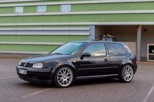 6 tips for stunning car photos-Autolevi-peer-to-peer-car-rental-front-left